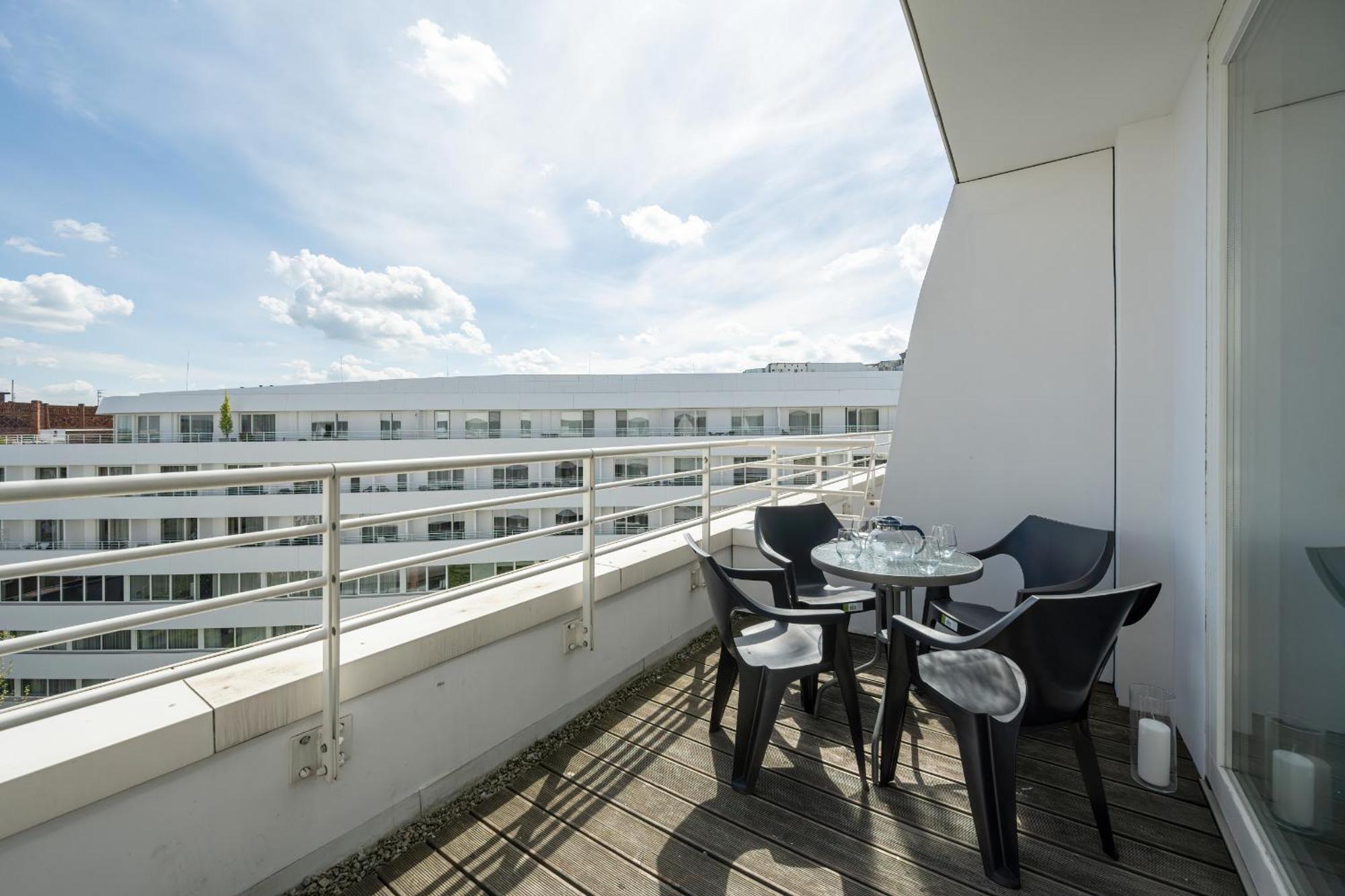 Center Close To The Market And Park With Parking & Air Conditioning By Renters Prestige Appartamento